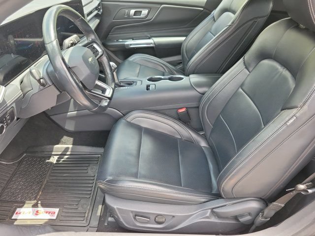 Used 2025 Ford Mustang Premium RWD image 10