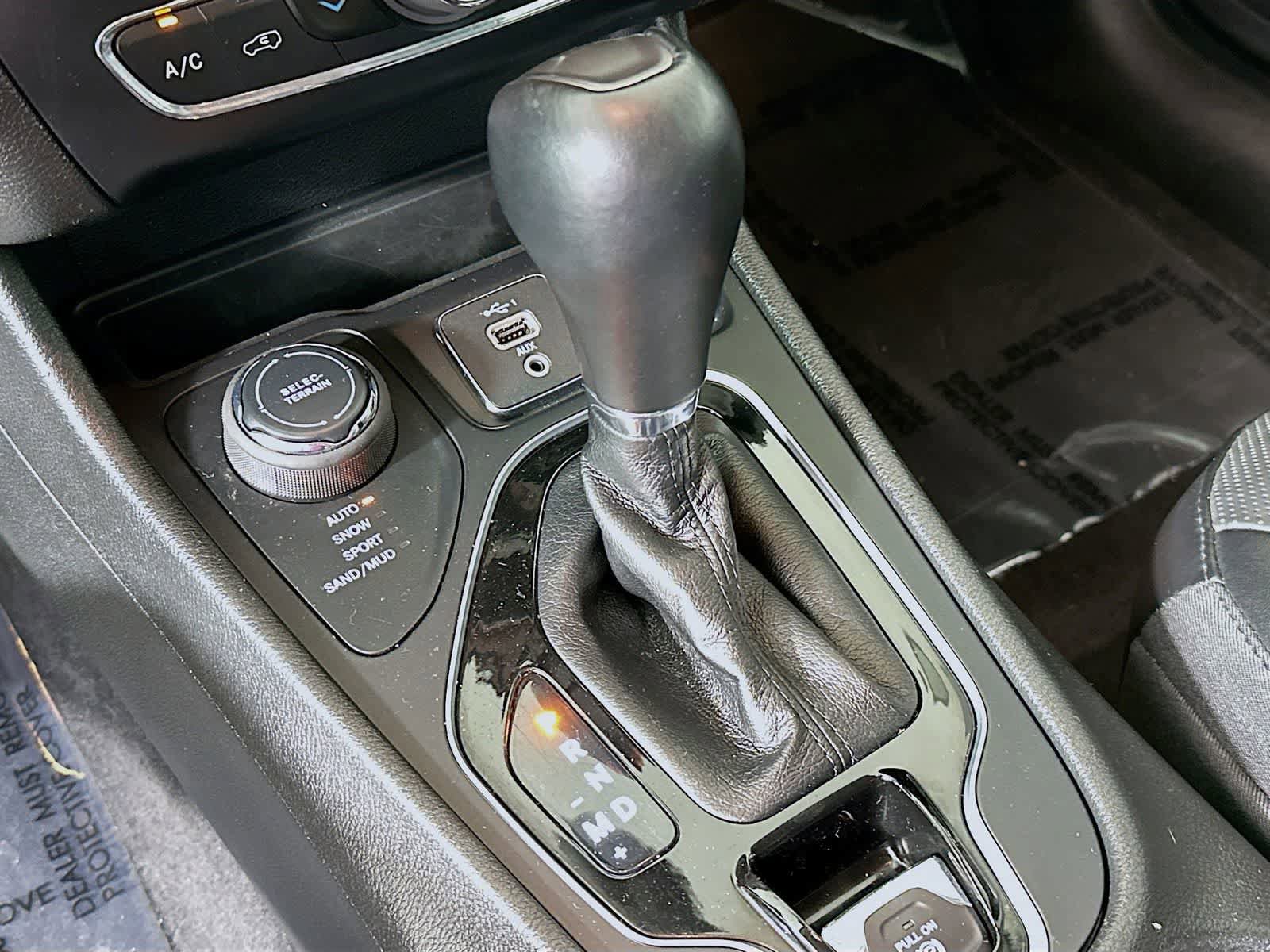 Used 2023 Jeep Cherokee Altitude Lux AWD/4WD image 19