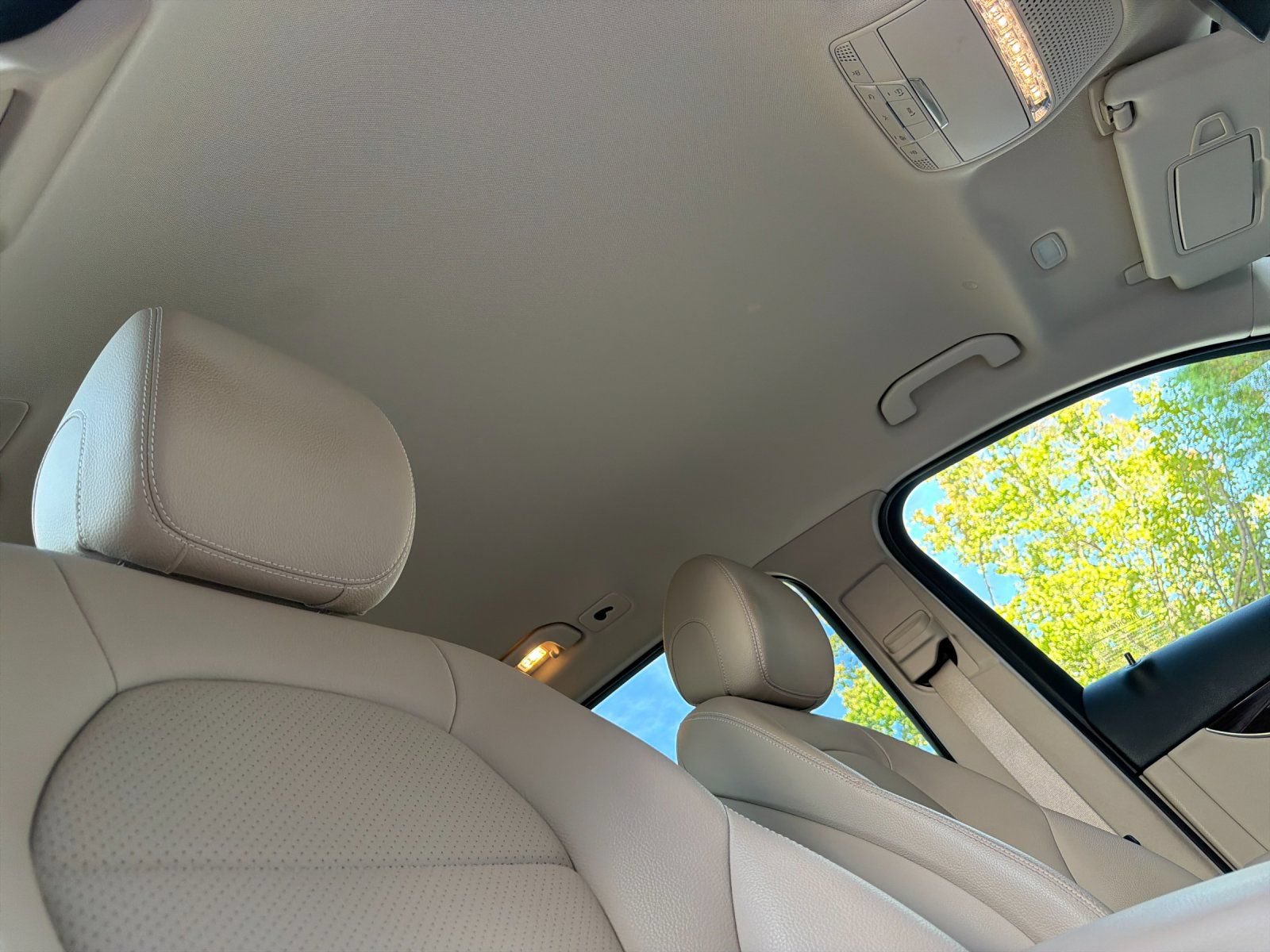 Used 2021 Mercedes-Benz GLC 300 4MATIC image 15