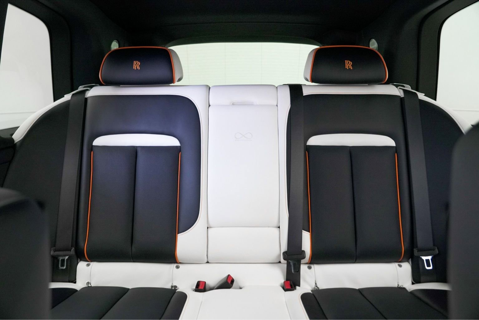 New 2026 Rolls-Royce Cullinan Black Badge image 29