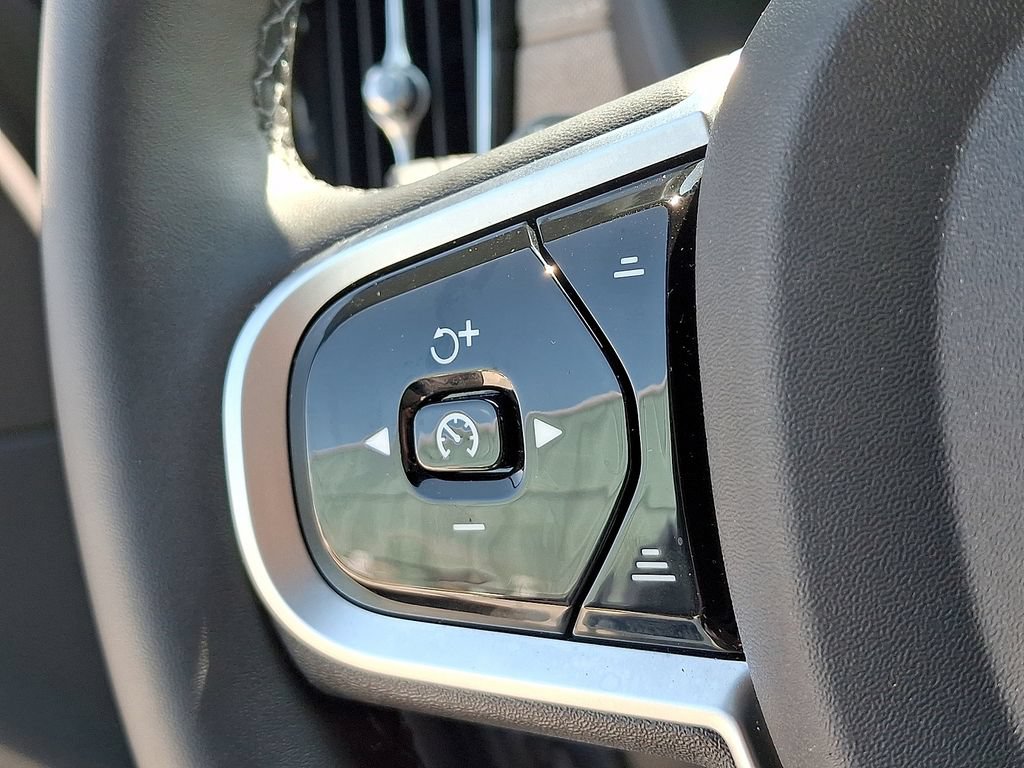 Certified 2026 Volvo XC90 B6 Plus AWD/4WD image 23
