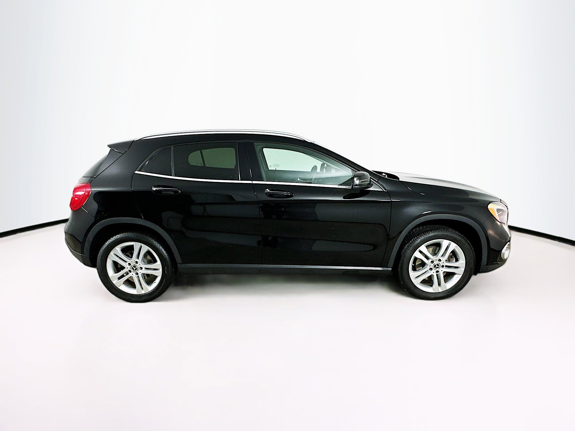 Used 2019 Mercedes-Benz GLA 250 4MATIC image 5