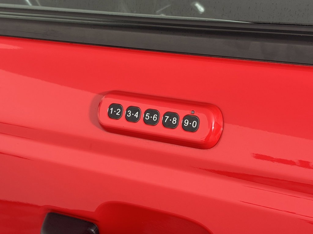 Used 2022 Ford Bronco Badlands image 11