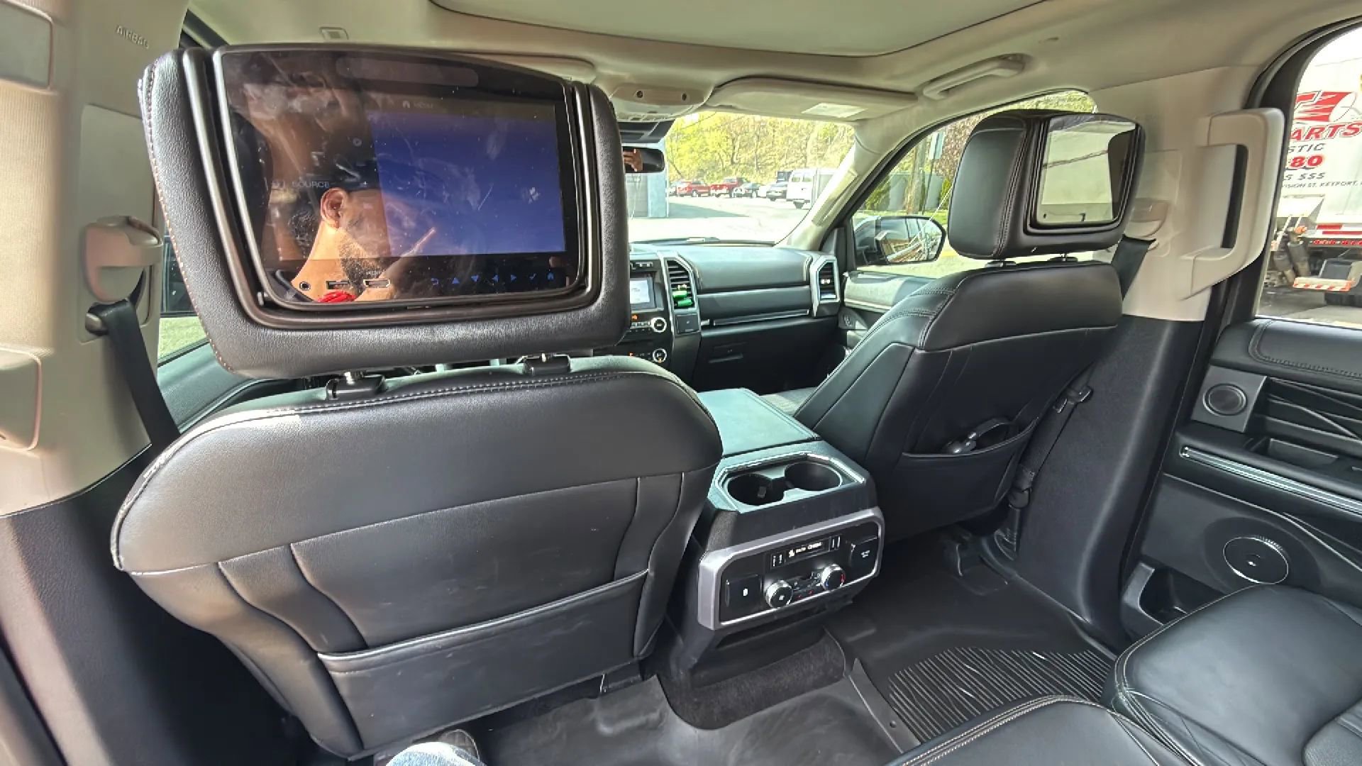 Used 2018 Ford Expedition Platinum image 29