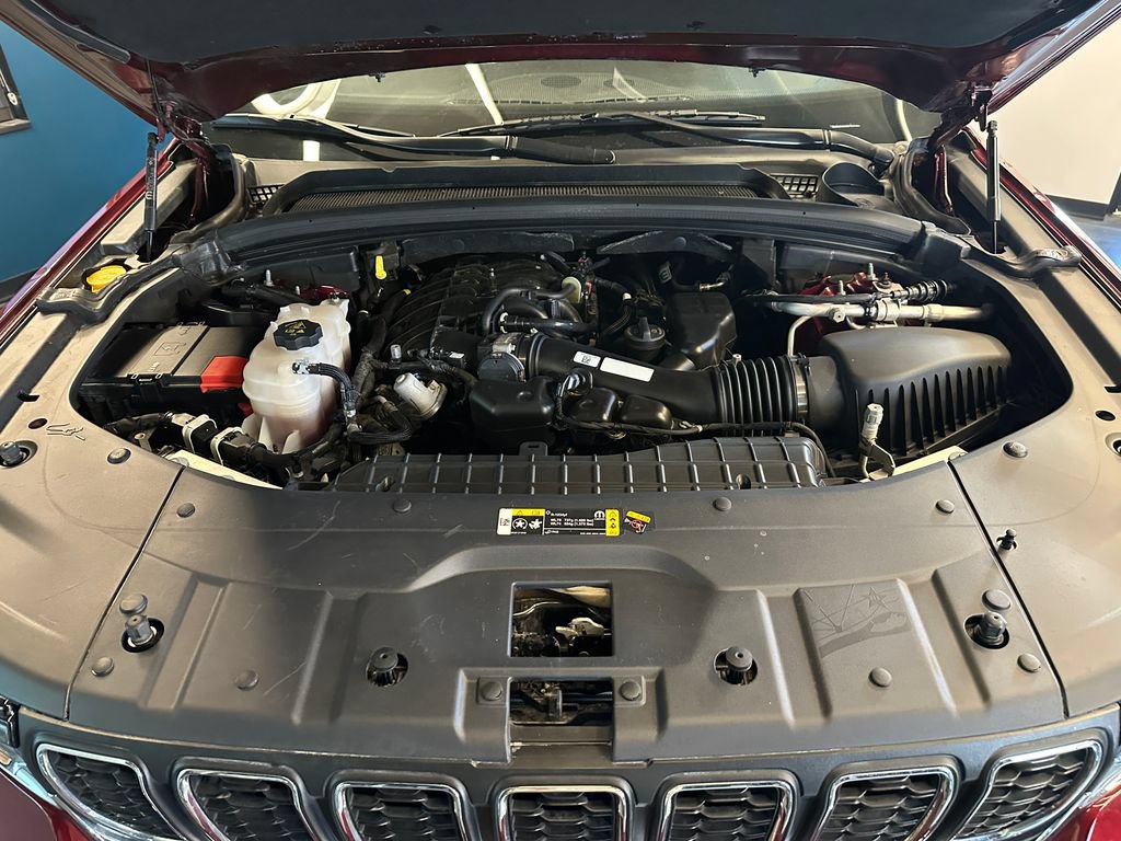 Used 2023 Jeep Grand Cherokee Laredo w/ Luxury Tech Group I AWD/4WD image 22