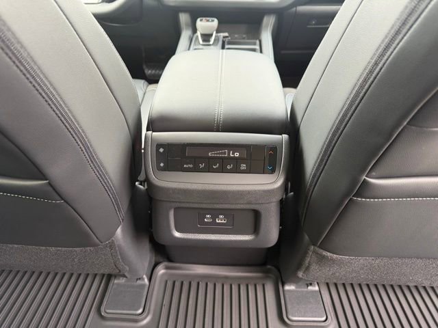 New 2025 Nissan Pathfinder SL w/ Black Appearance Package image 25