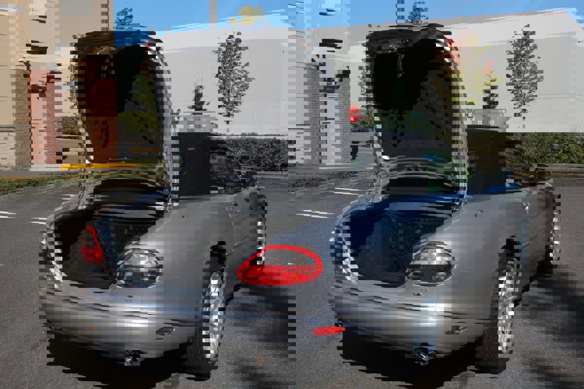 Used 2000 Jaguar XK8 Convertible image 37