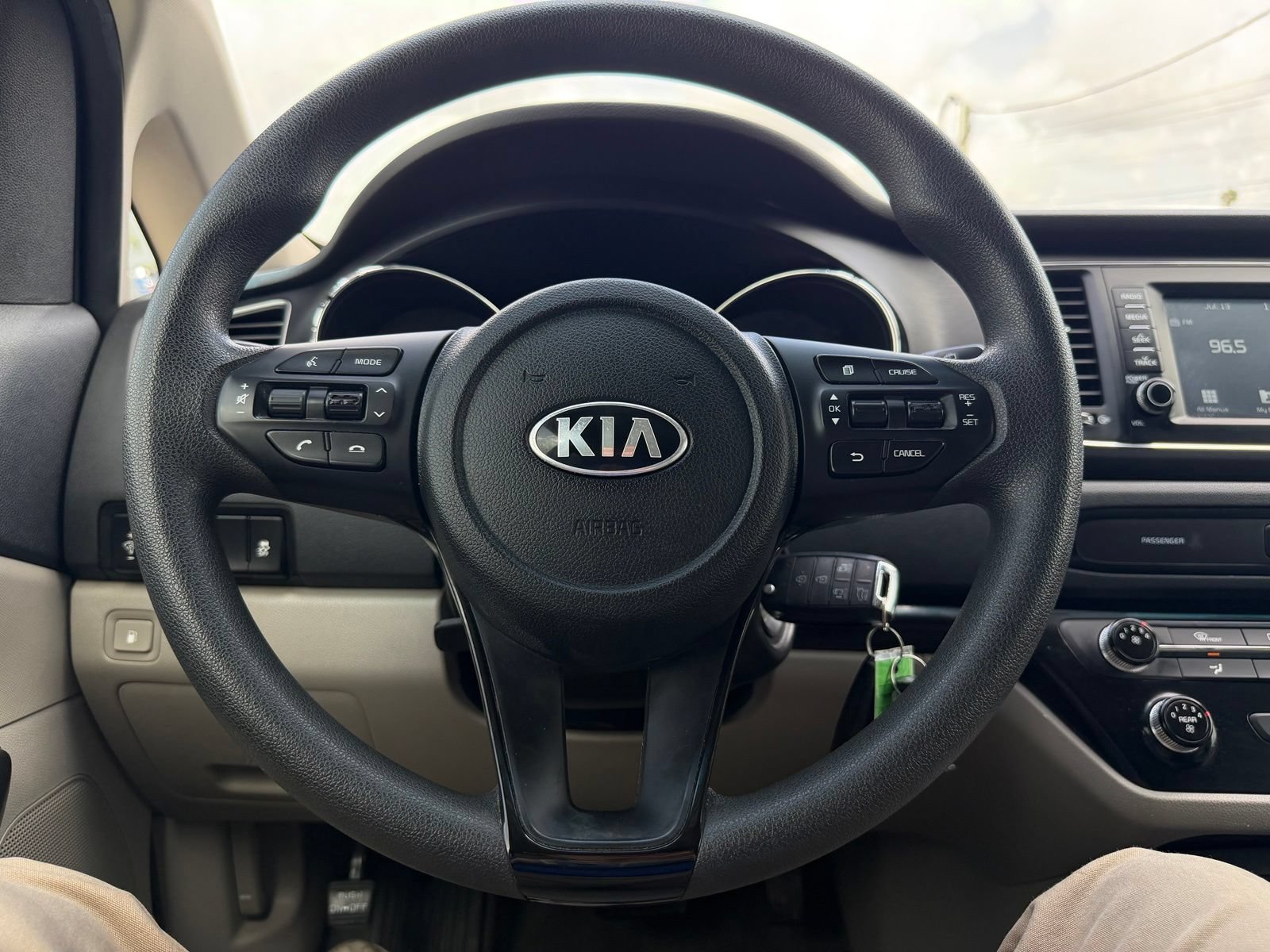Used 2021 Kia Sedona LX FWD image 19