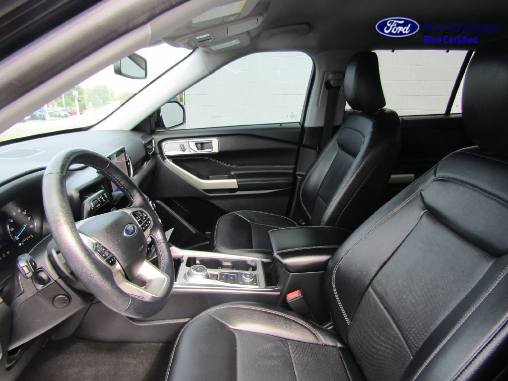 Certified 2021 Ford Explorer Limited w/ Equipment Group 301A AWD/4WD image 3
