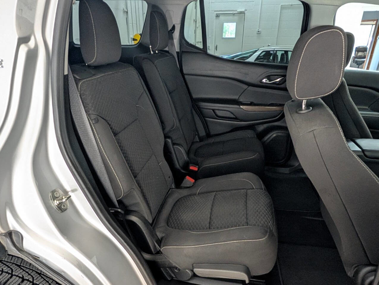 Used 2018 GMC Acadia SLE AWD/4WD image 18