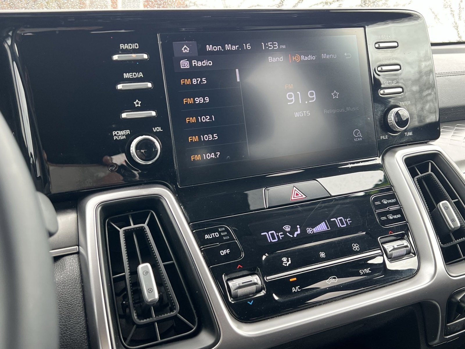 Used 2021 Kia Sorento S w/ Panoramic Sunroof Package image 16