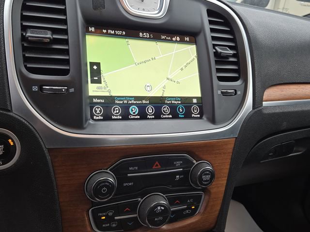 Used 2017 Chrysler 300 C Platinum image 11