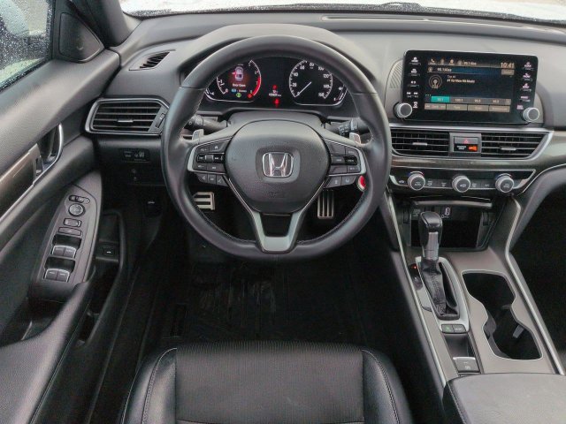 Used 2018 Honda Accord Sport image 15