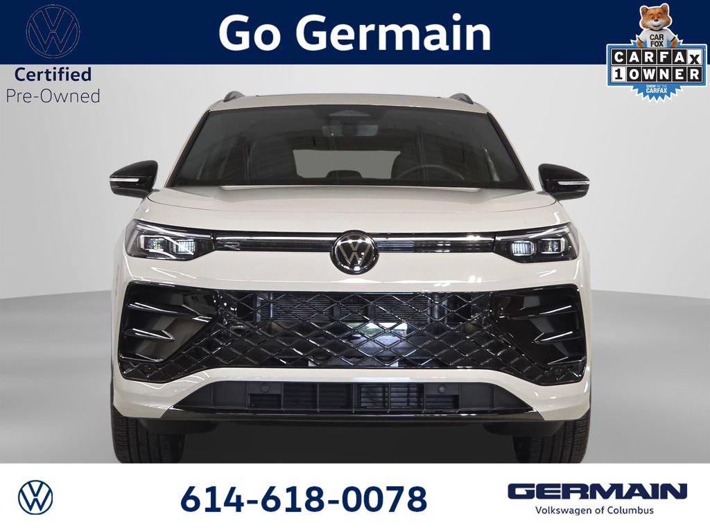Certified 2025 Volkswagen Tiguan SE R-Line FWD image 2
