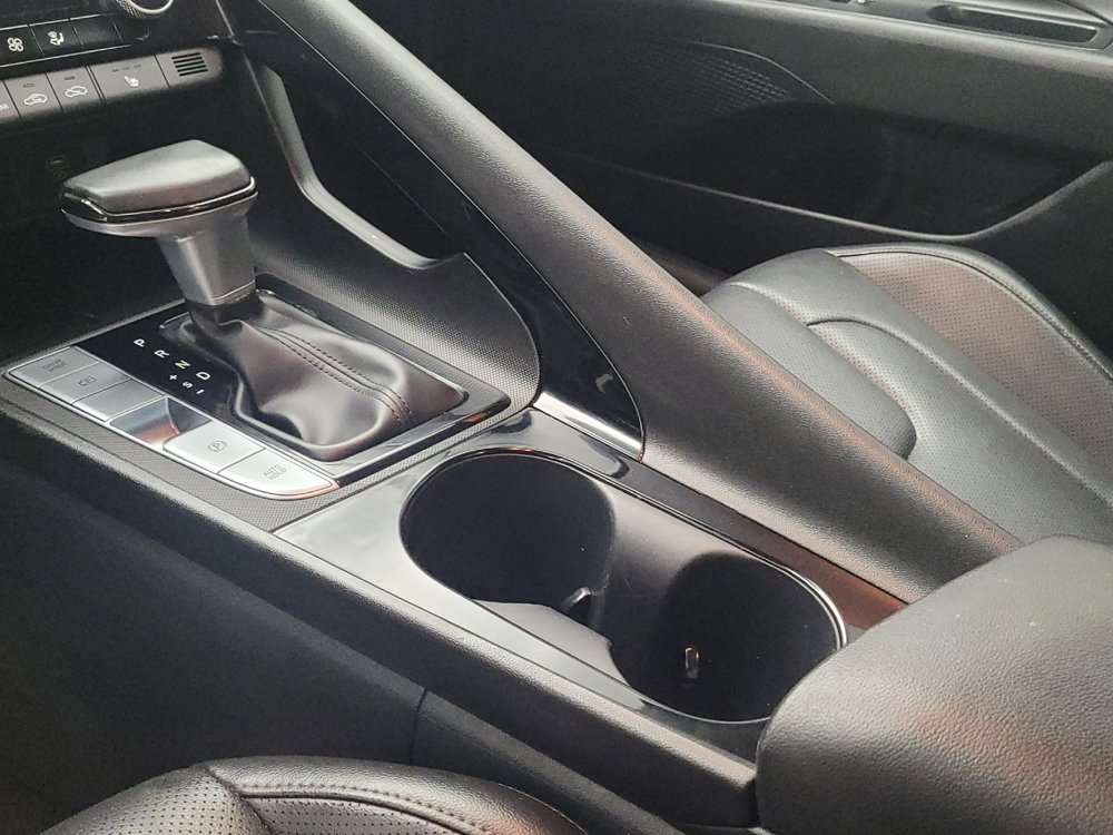 Used 2025 Hyundai Elantra Limited FWD image 26