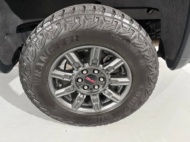 Used 2024 GMC Sierra 1500 AT4X AWD/4WD image 7