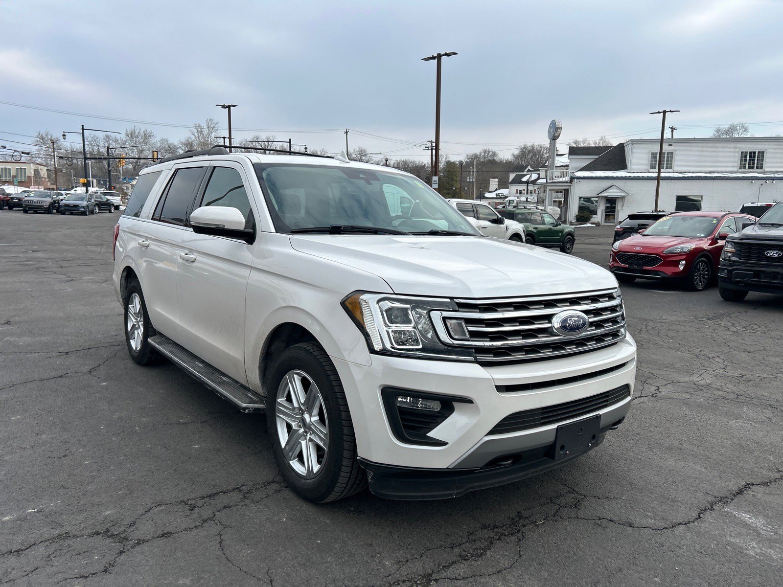 Used 2018 Ford Expedition XLT w/ Equipment Group 202A image 3