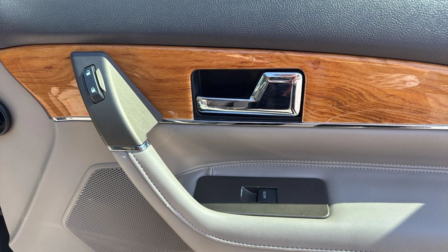 Used 2012 Lincoln MKX FWD w/ Wood Pkg image 30