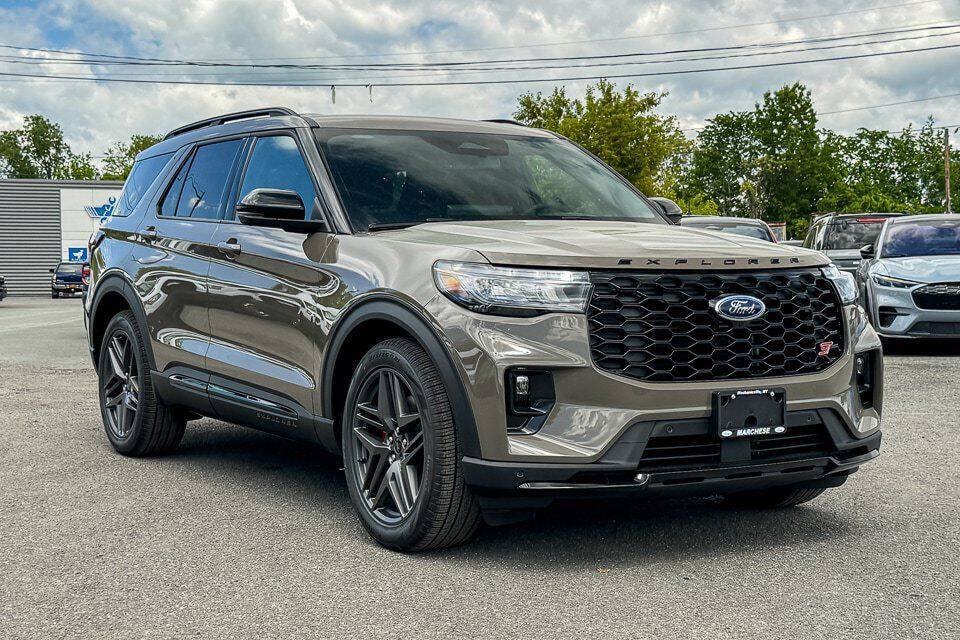 New 2026 Ford Explorer ST w/ Sun And Sound Package