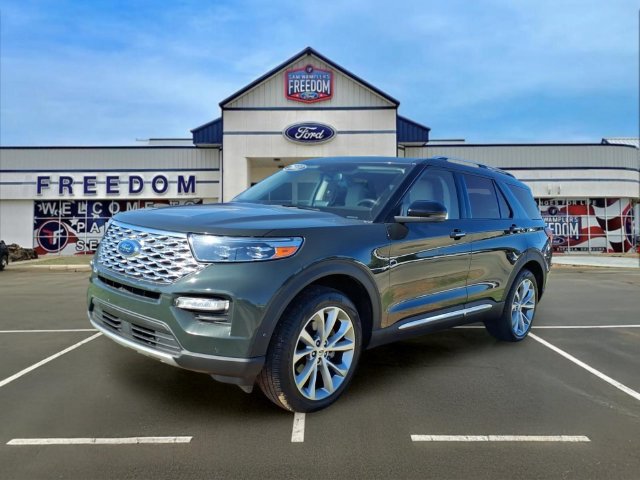 Certified 2022 Ford Explorer Platinum w/ Equipment Group 601A AWD/4WD image 2