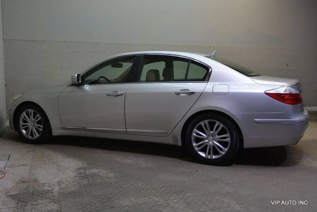 Used 2010 Hyundai Genesis 4.6 RWD image 29