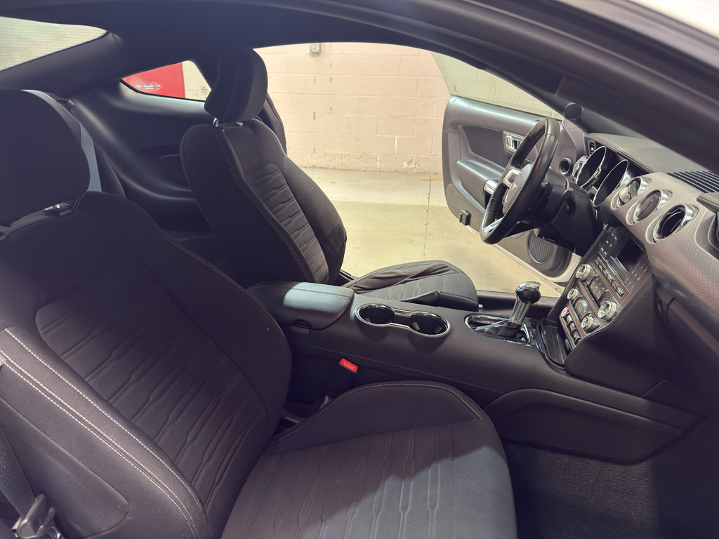 Used 2017 Ford Mustang Coupe RWD image 22