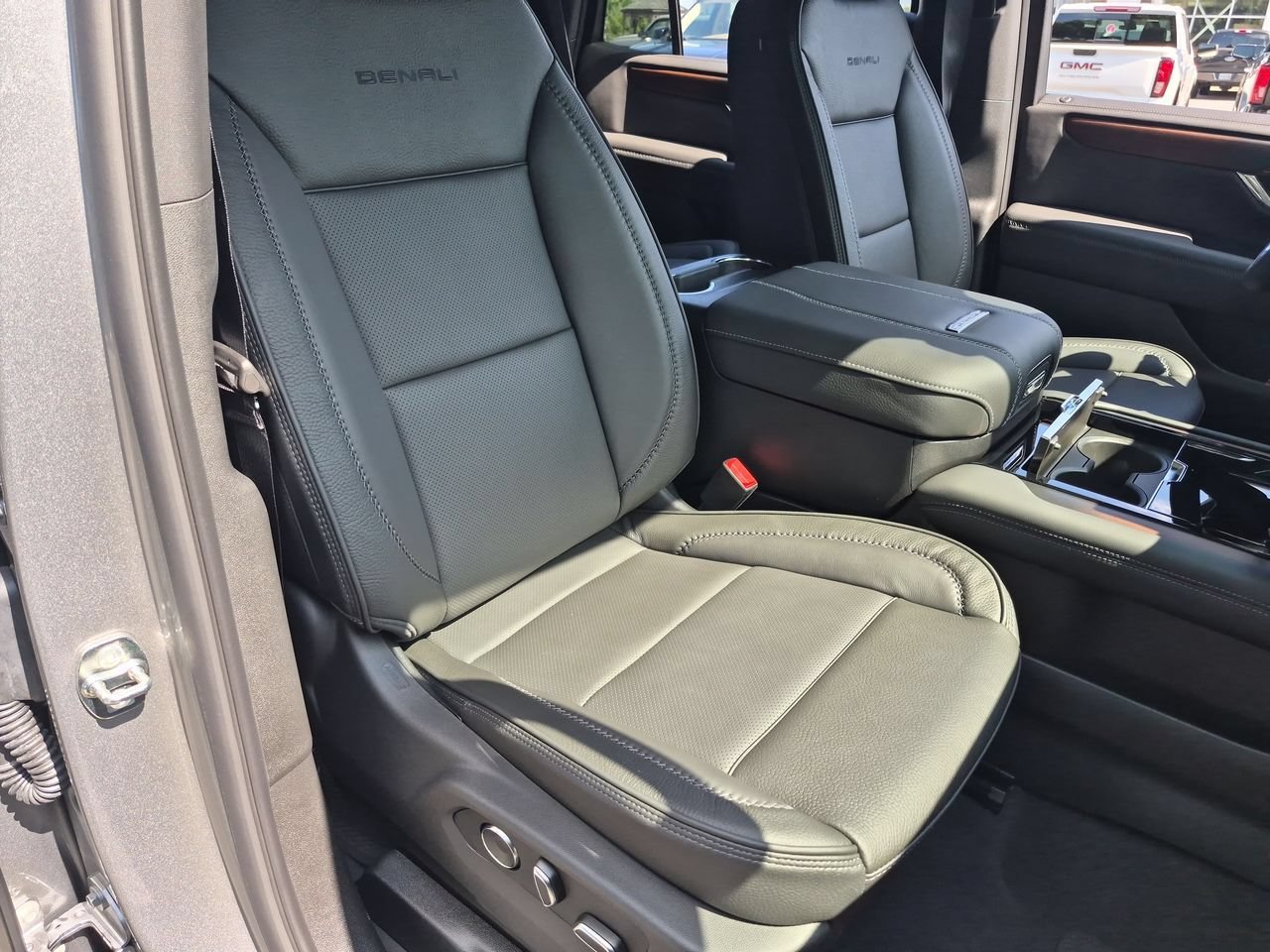 New 2026 GMC Yukon Denali AWD/4WD image 28