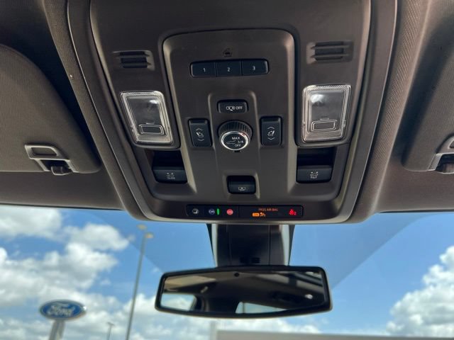 Used 2022 GMC Yukon XL SLT w/ SLT Premium Package AWD/4WD image 48
