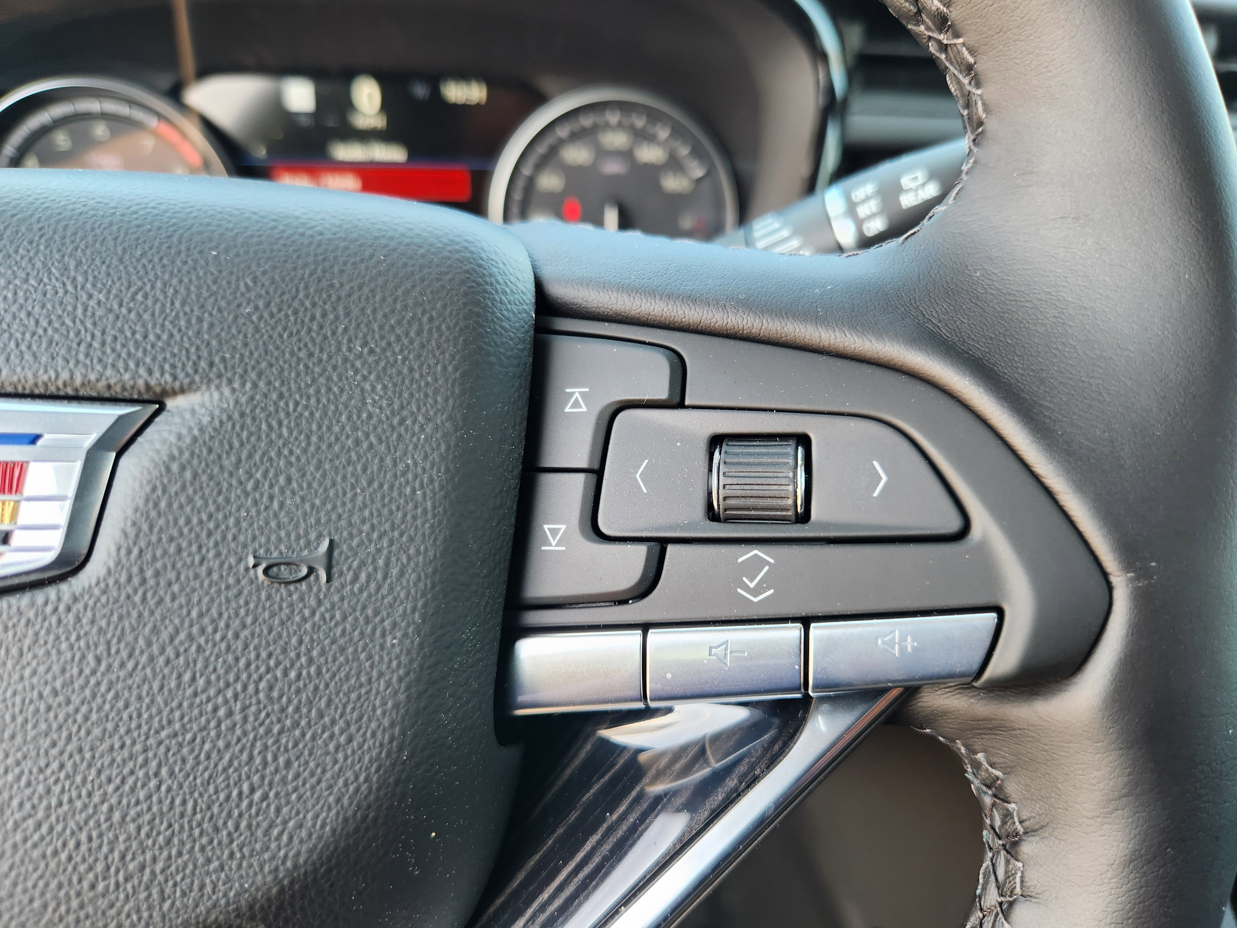 New 2025 Cadillac XT6 Premium Luxury w/ Technology Package image 33