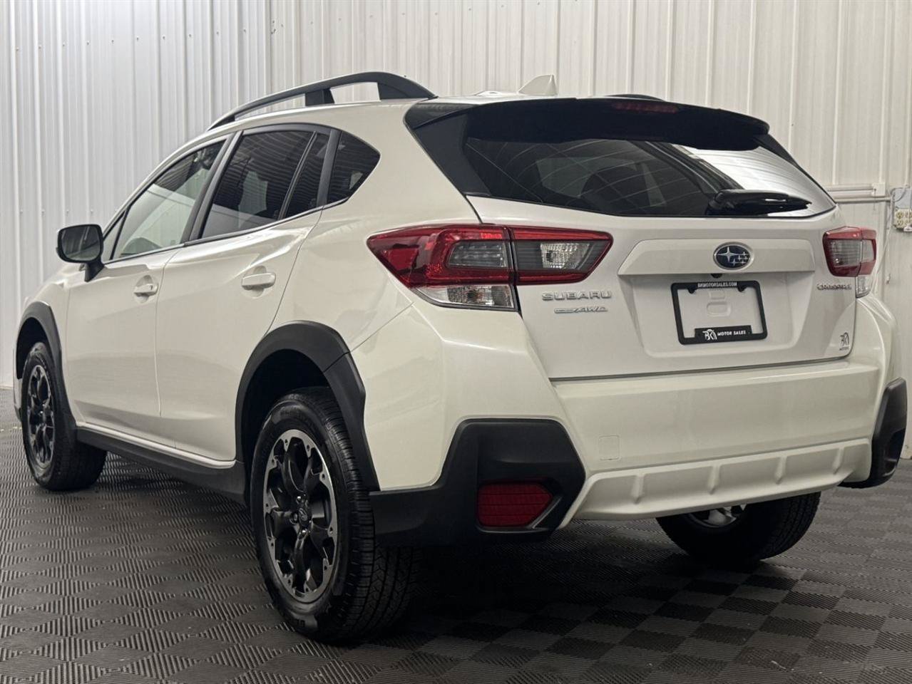 Used 2022 Subaru Crosstrek 2.0i Premium w/ Moonroof Package AWD/4WD image 3