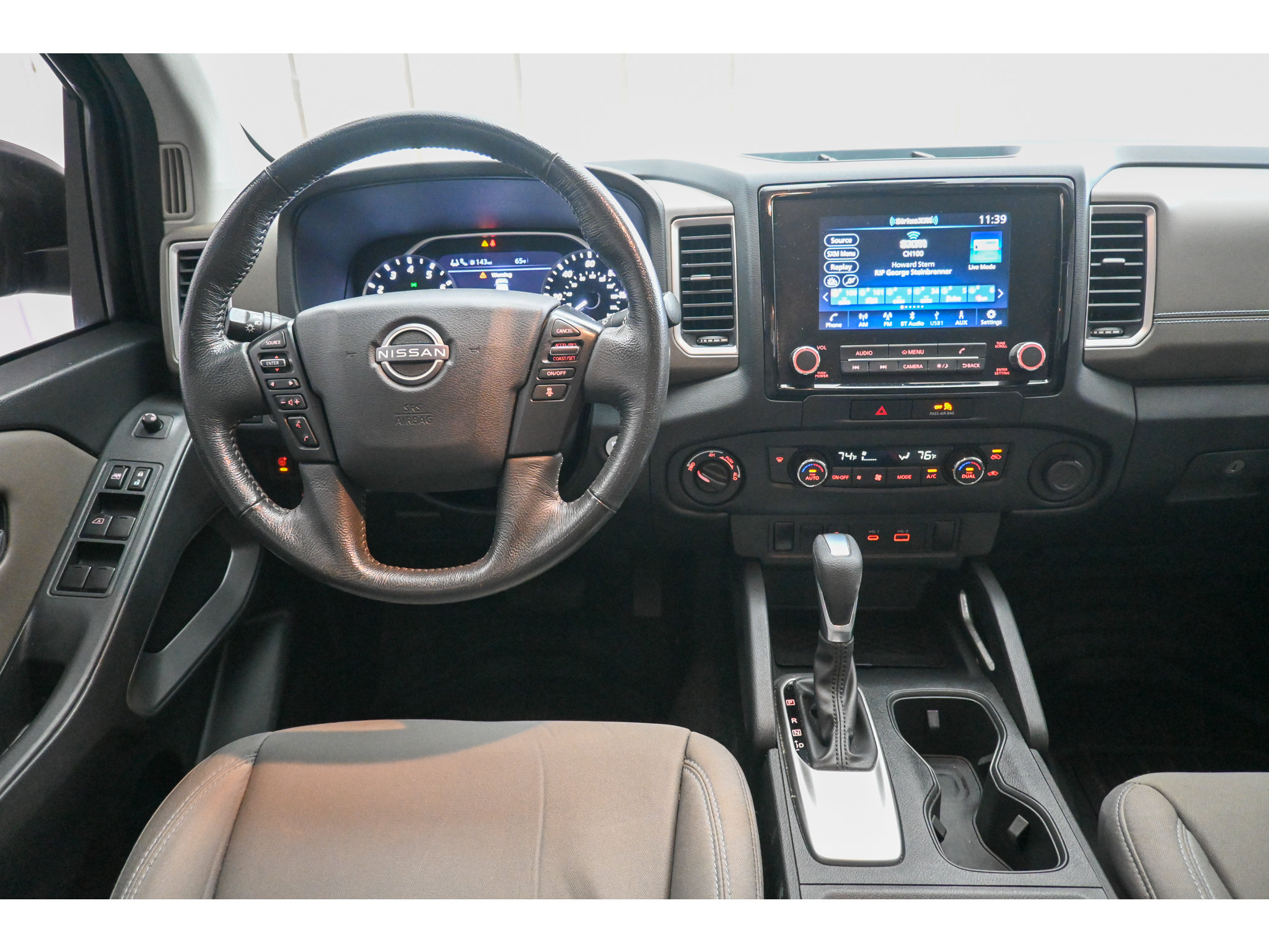 Used 2022 Nissan Frontier SV w/ Technology Package AWD/4WD image 27