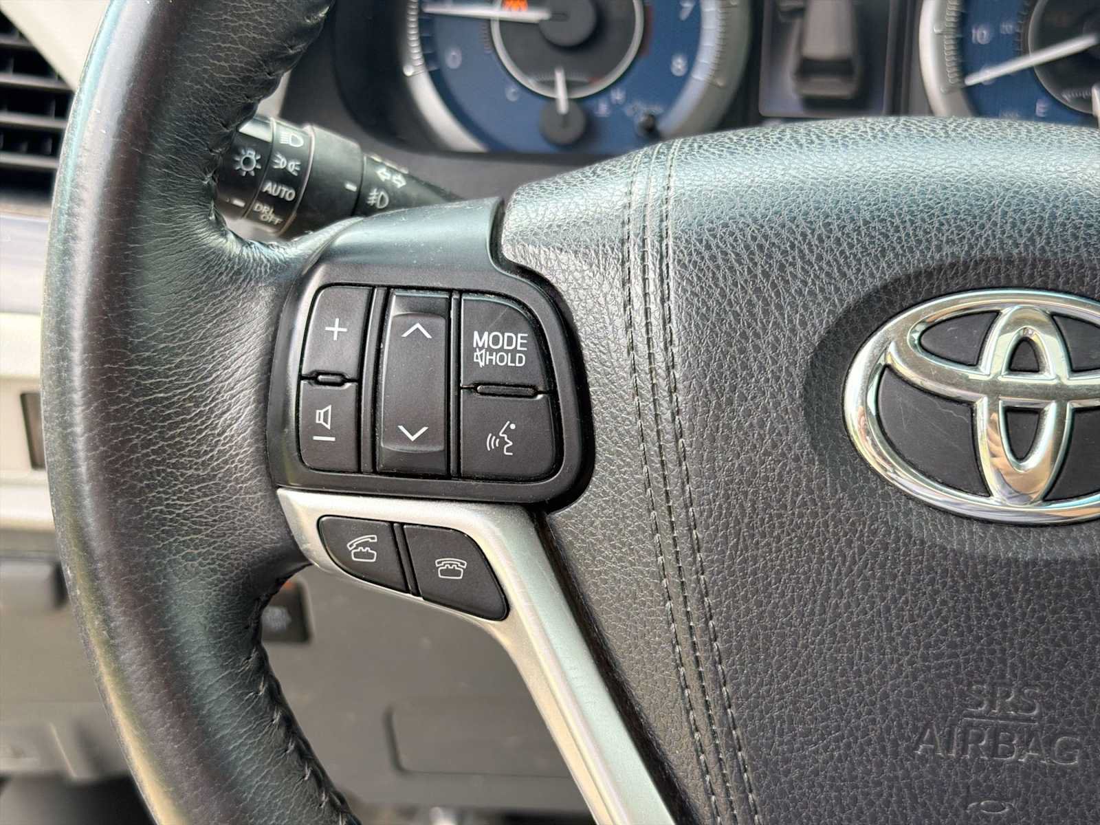 Used 2017 Toyota Sienna XLE AWD/4WD image 21