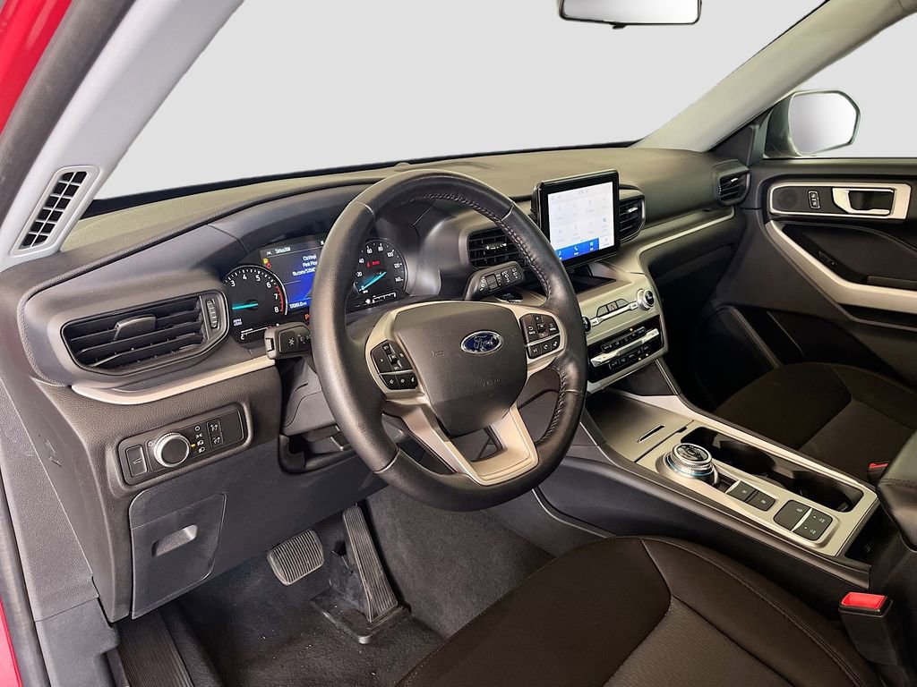 Used 2022 Ford Explorer XLT w/ Class IV Trailer Tow Package image 9