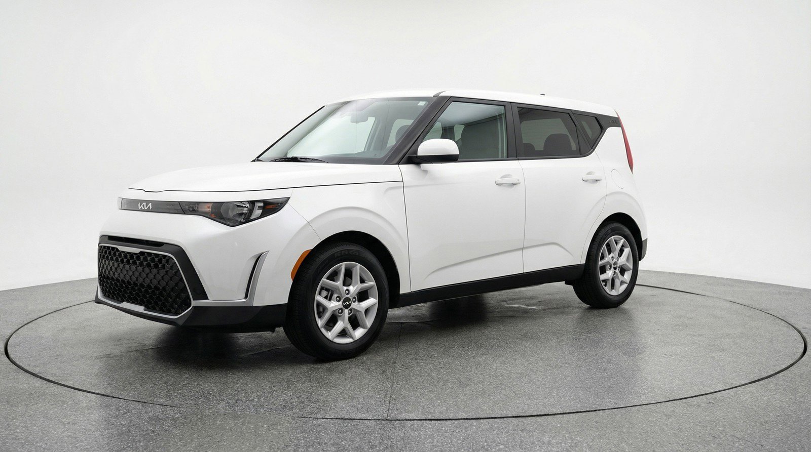 Used 2025 Kia Soul LX w/ LX Technology Package image 3