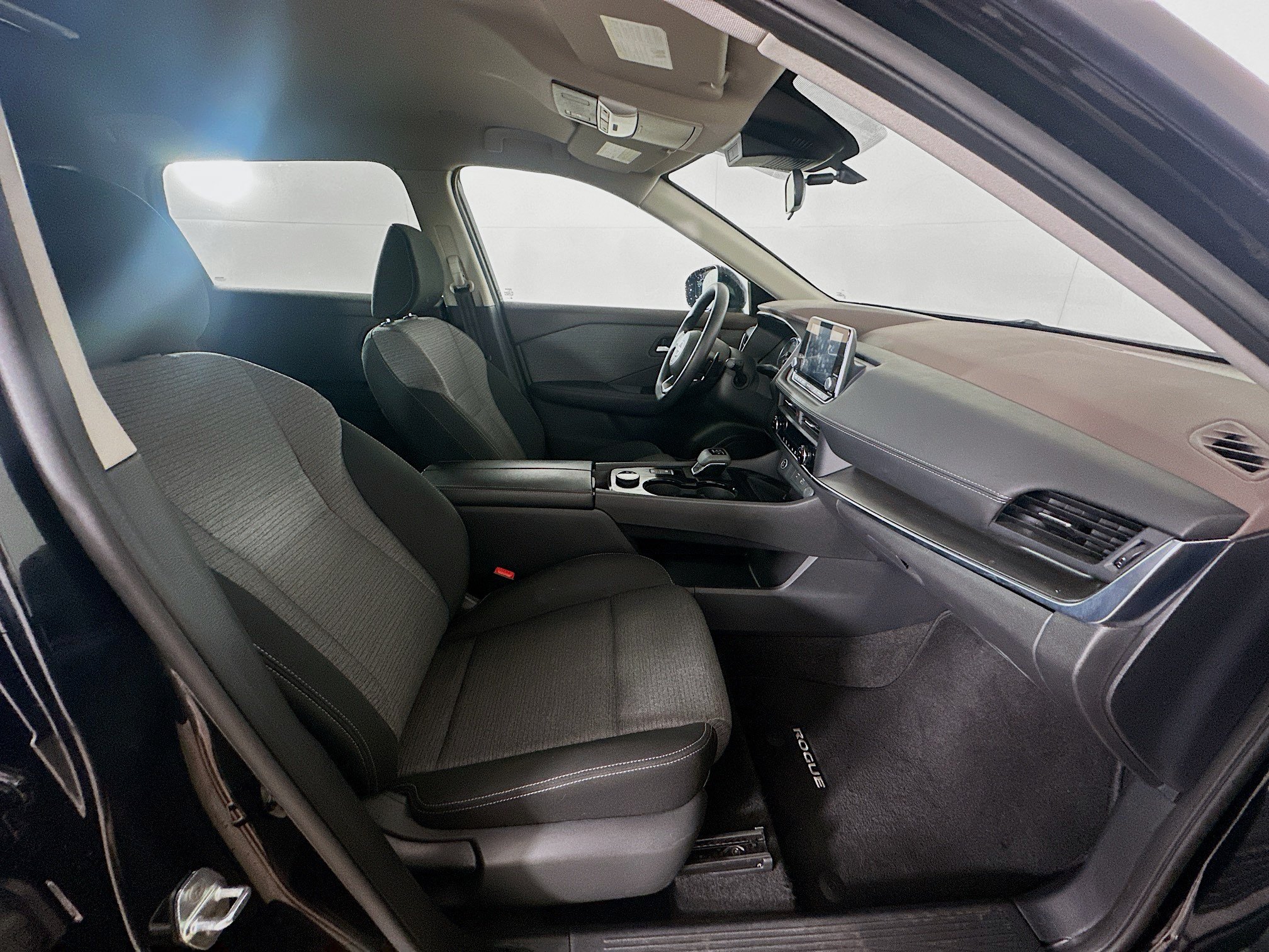 Used 2023 Nissan Rogue SV AWD/4WD image 29