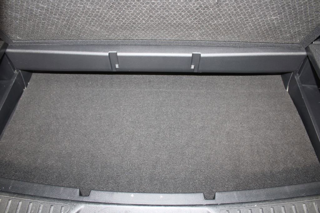 Used 2022 Ford Explorer XLT w/ Equipment Group 202A image 17