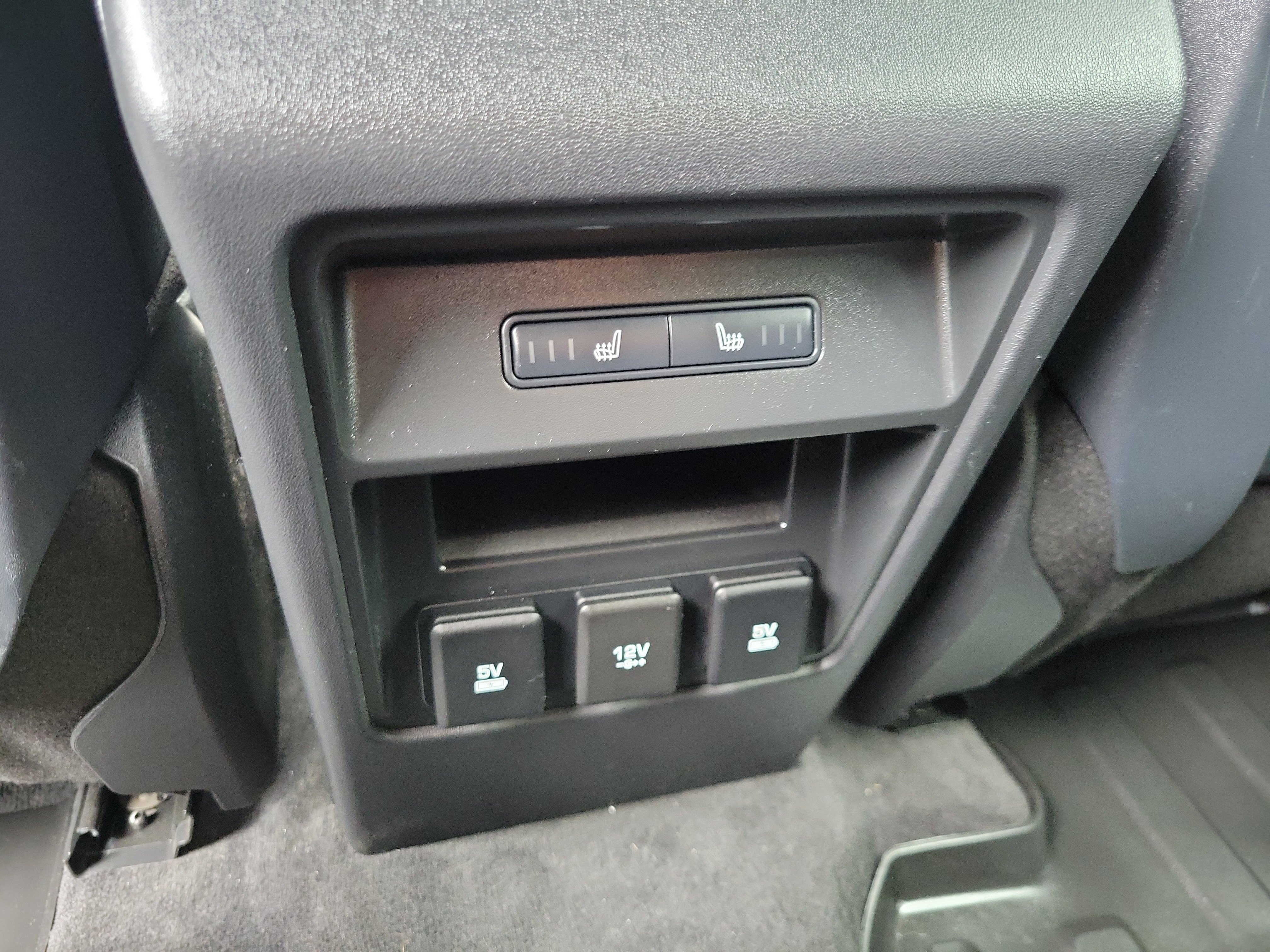 Used 2019 Land Rover Discovery Sport HSE AWD/4WD image 15