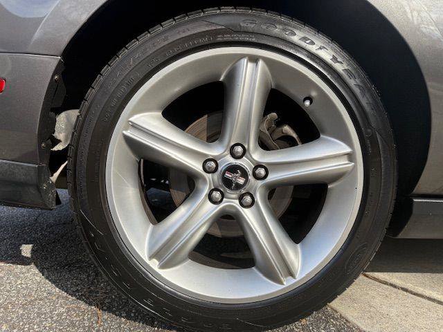 Used 2010 Ford Mustang GT image 19