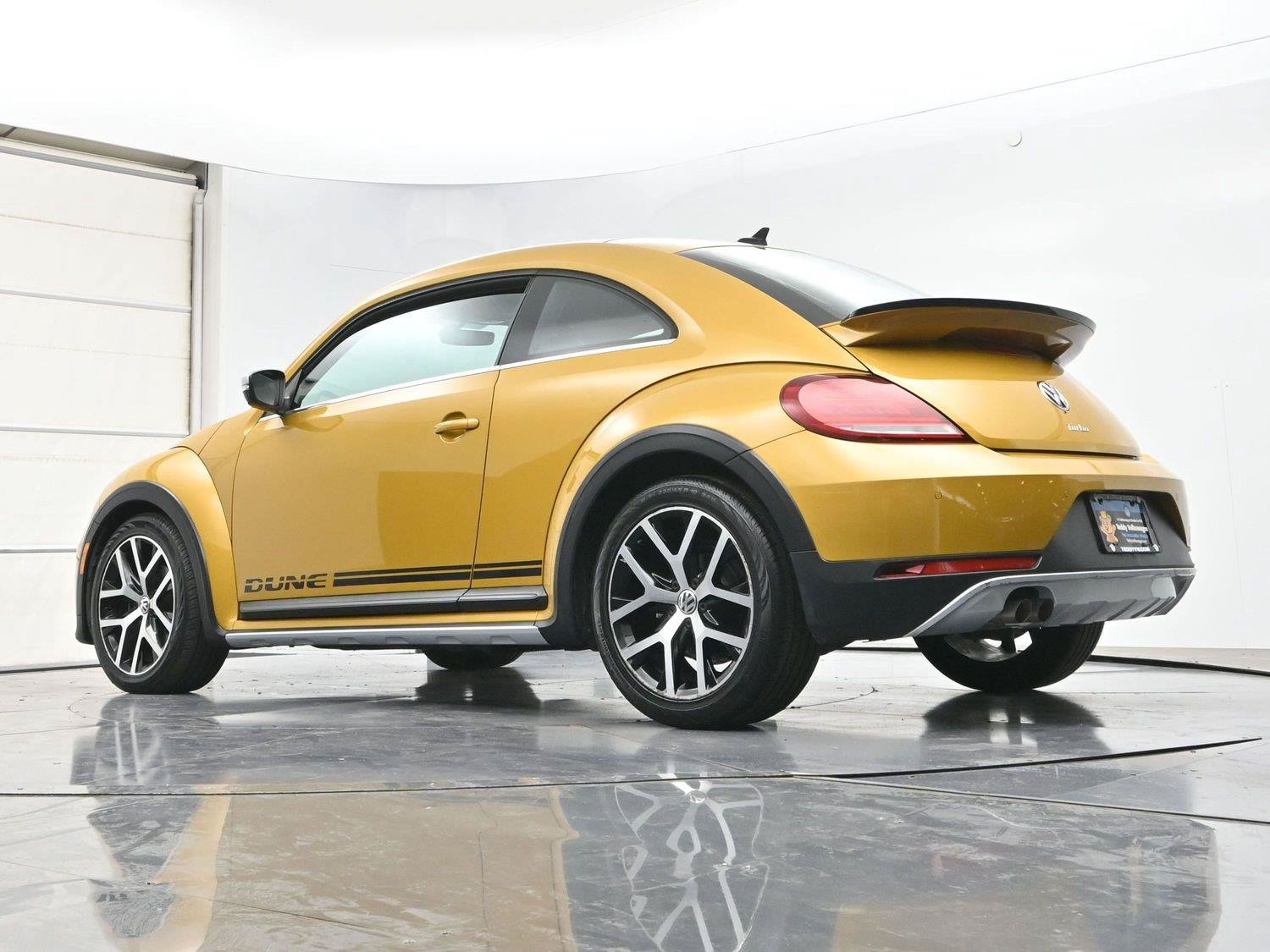 Used 2017 Volkswagen Beetle 1.8T Dune FWD image 34