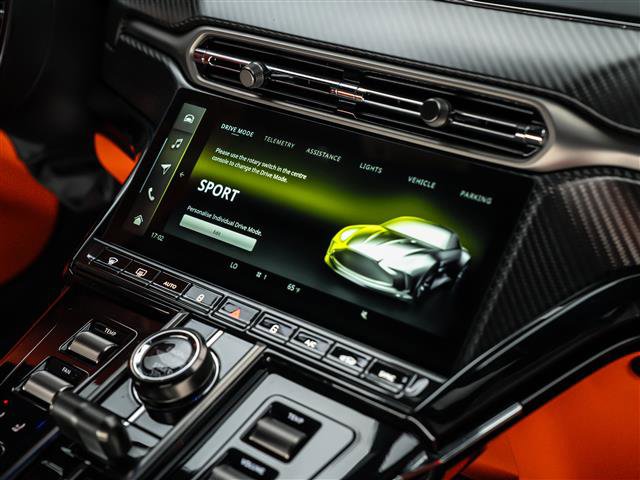 Used 2025 Aston Martin V8 Vantage Coupe image 31