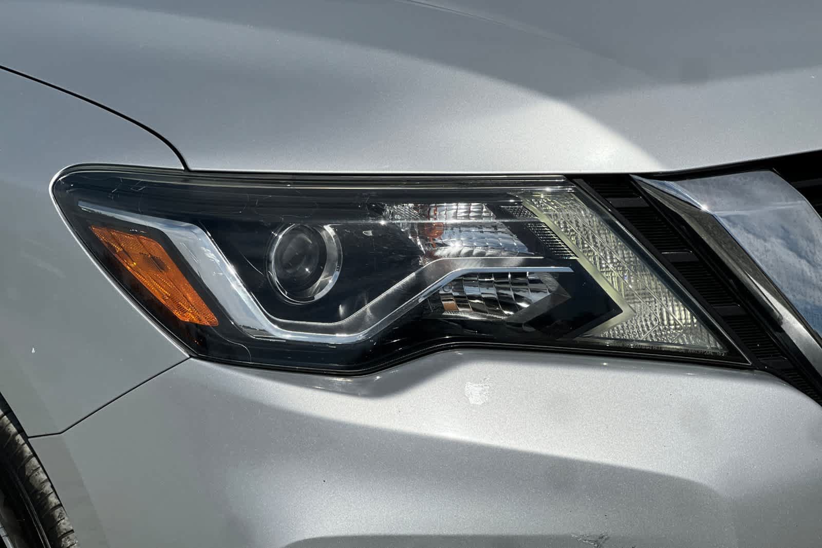 Used 2018 Nissan Pathfinder SL FWD image 36