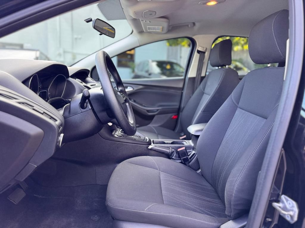 Used 2016 Ford Focus SE FWD image 17