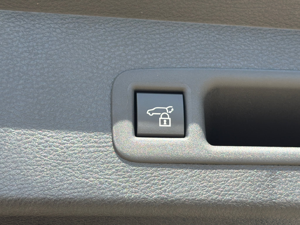 New 2026 Toyota Sienna Platinum AWD/4WD image 7