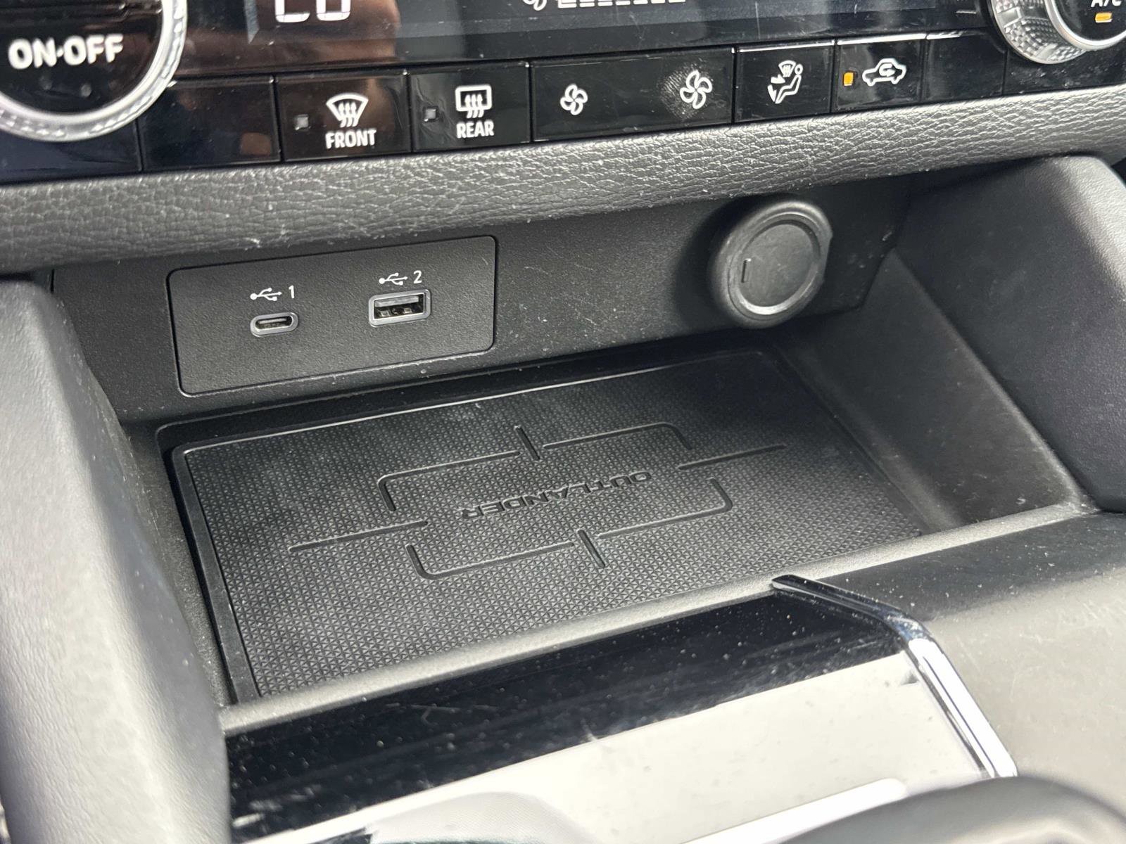 Used 2023 Mitsubishi Outlander SE FWD image 32