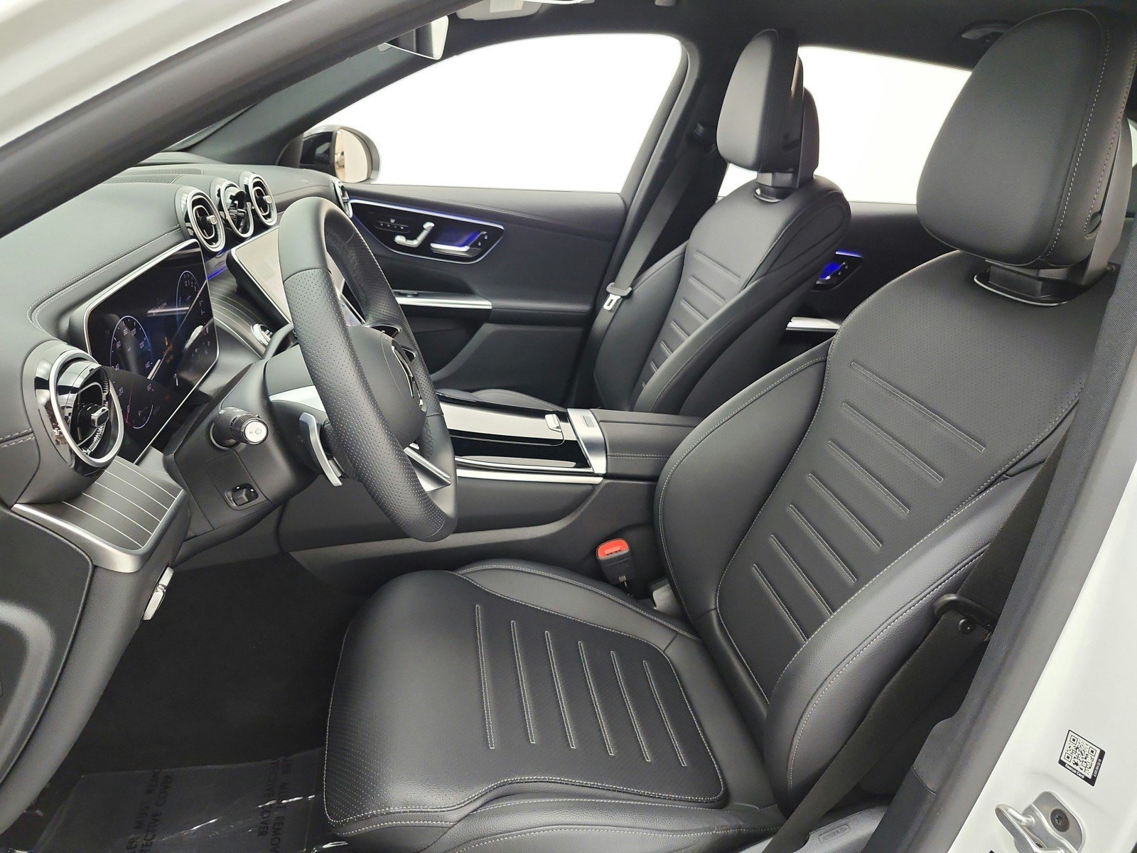 Used 2025 Mercedes-Benz GLC 350e 4MATIC image 23