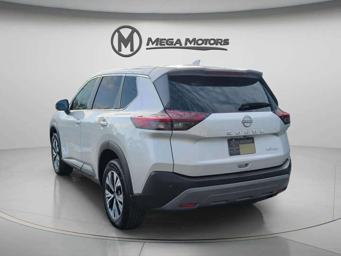 Used 2023 Nissan Rogue SV AWD/4WD image 5