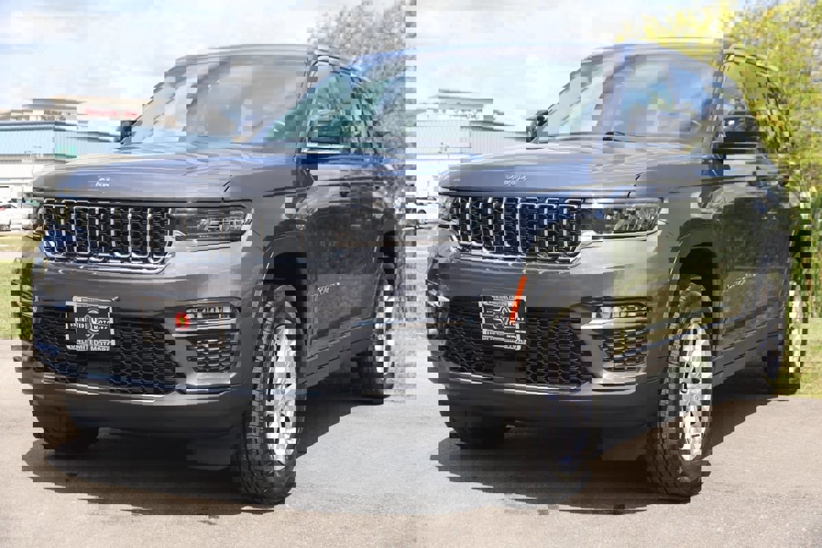 Used 2022 Jeep Grand Cherokee Limited image 5