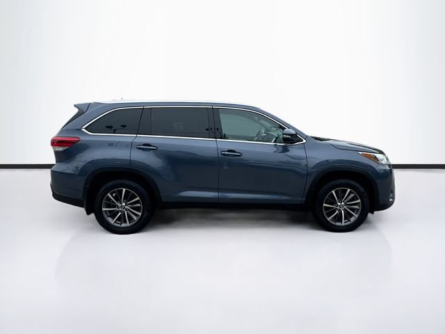 Used 2019 Toyota Highlander XLE AWD/4WD image 8