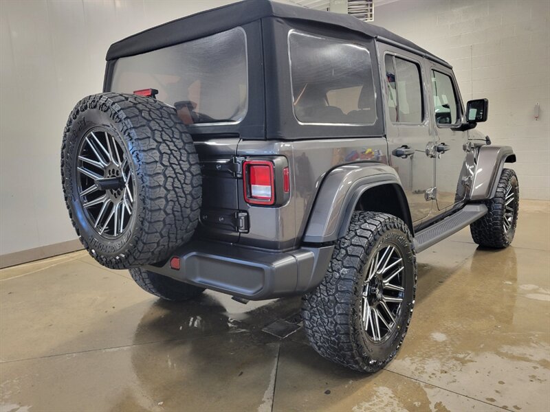 Used 2022 Jeep Wrangler Unlimited Sahara w/ Cold Weather Group AWD/4WD image 7