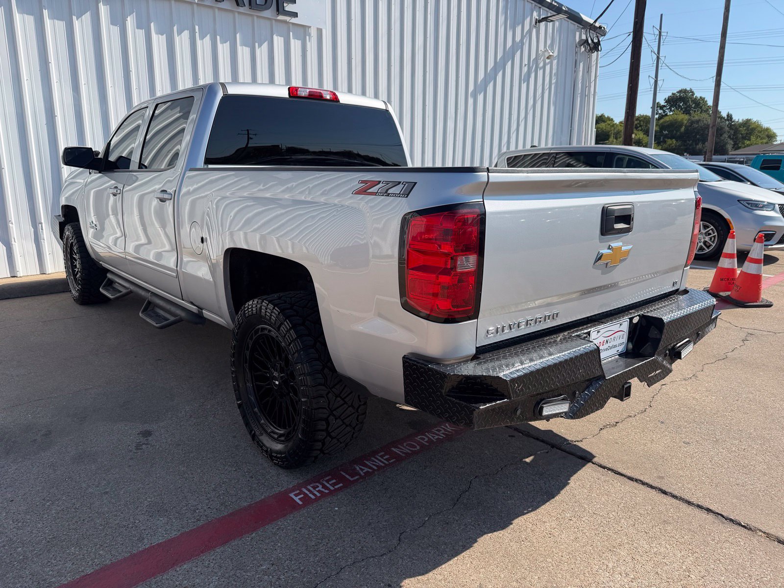 Used 2018 Chevrolet Silverado 1500 LT w/ Texas Edition AWD/4WD image 4